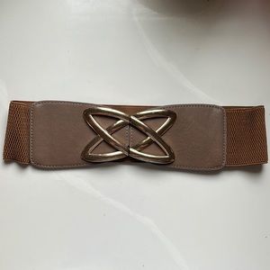 Latch fashion statement belt